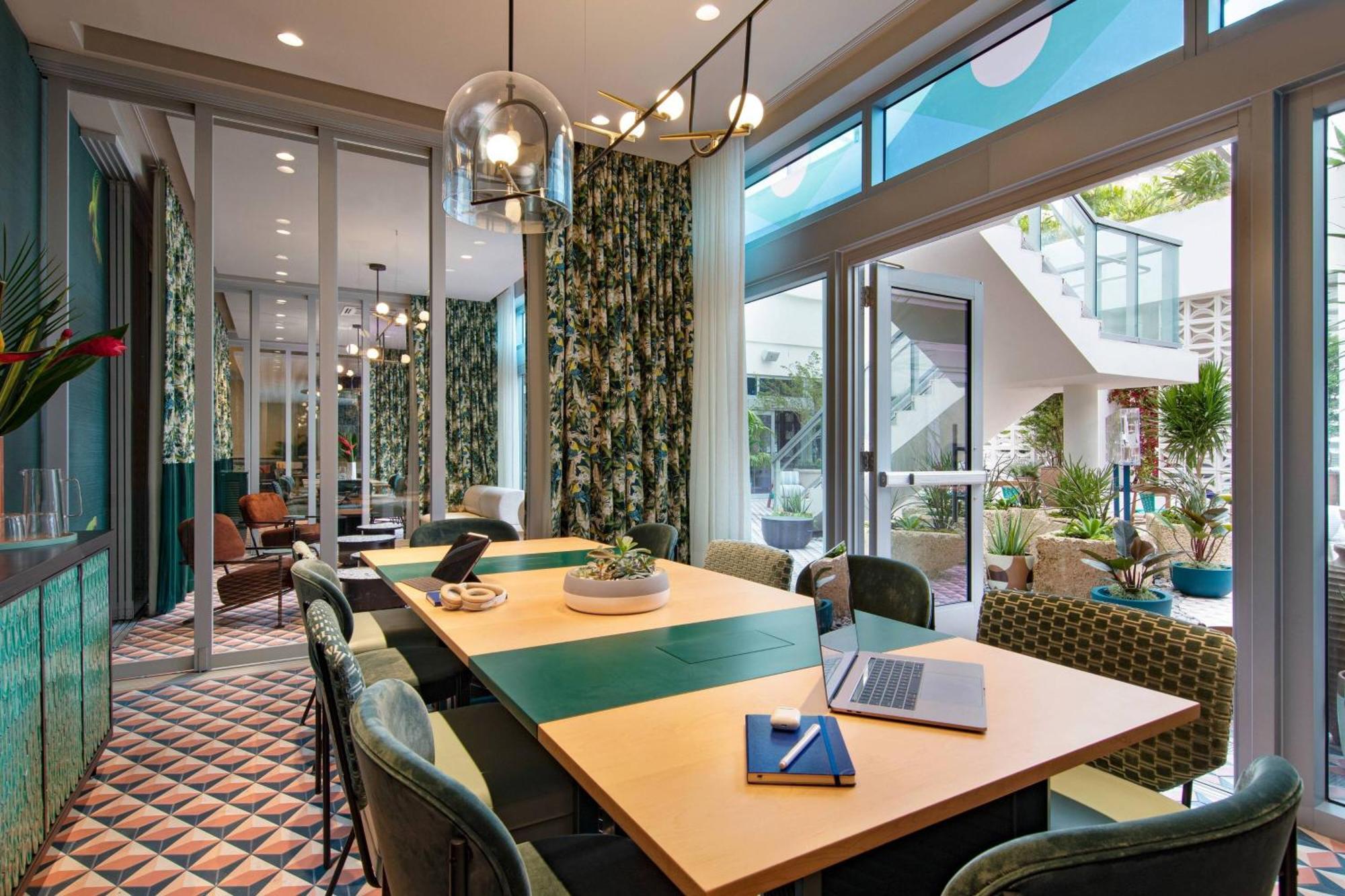 Moxy Miami South Beach Маямі-Біч Екстер'єр фото